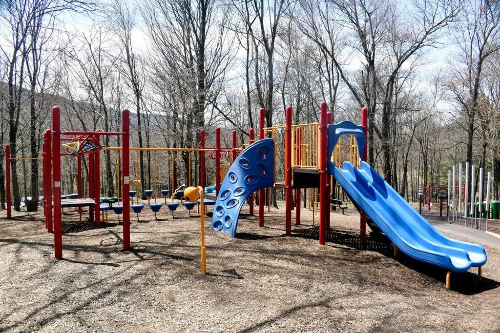 3-Bedroom Vacation Home Steps To Camelback Ski Area Ski-In Ski-Out Crescent Lake Εξωτερικό φωτογραφία